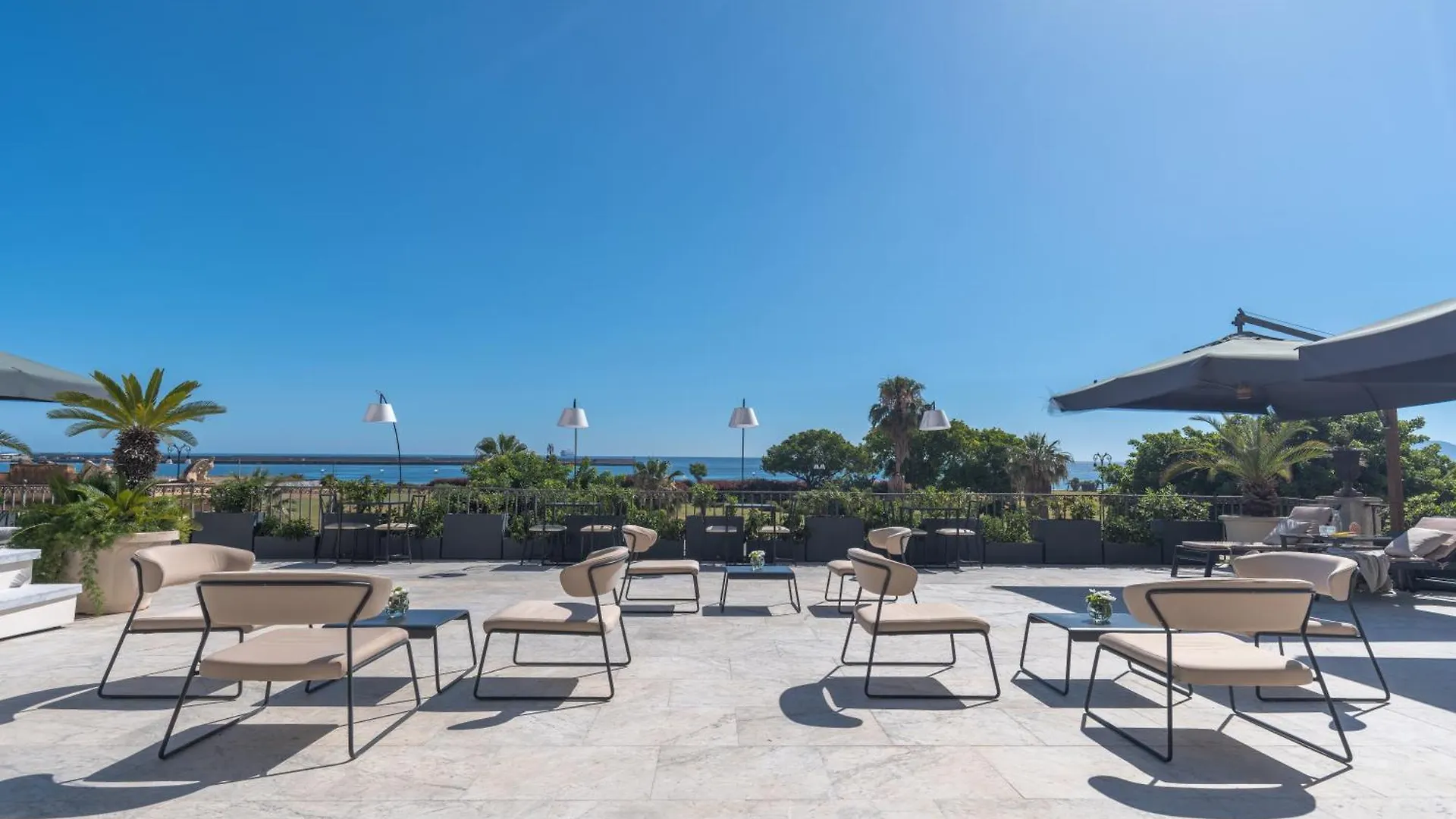 L' Hôtellerie Easy Suites Palerme 2*,